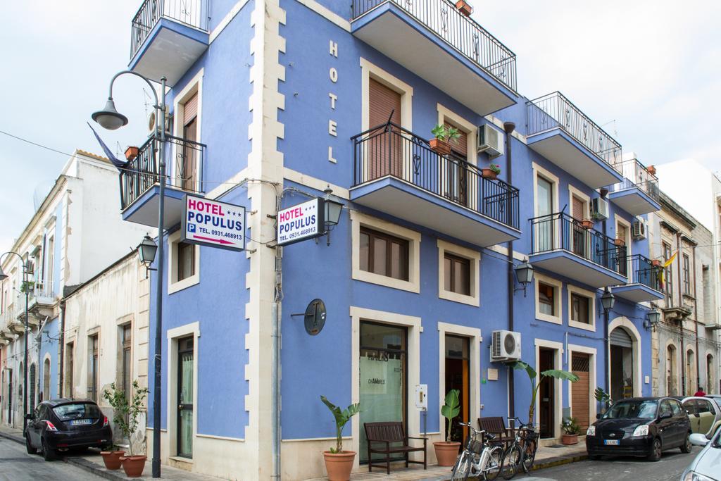Populus Bed & Breakfast Сиракуза Екстериор снимка