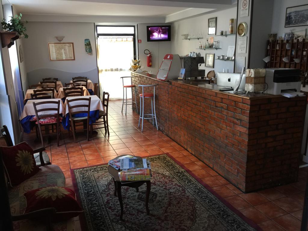Populus Bed & Breakfast Сиракуза Екстериор снимка
